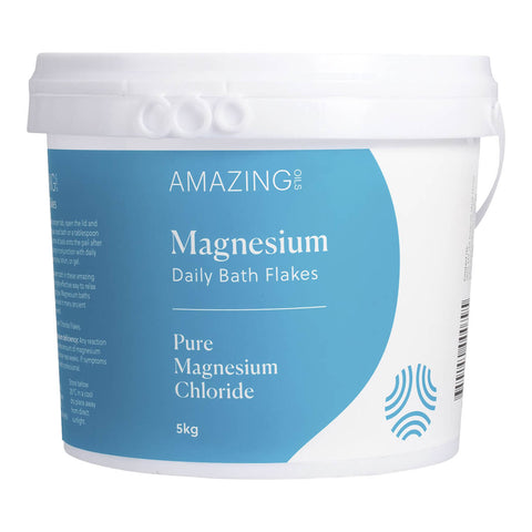 Front of 5kg tub of magnesium bath flakes.