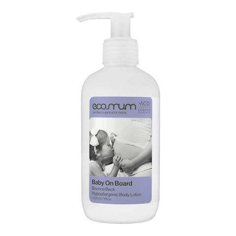 Pumo bottle of natural hypoallergenic body lotion for stretched skin, ideal for pregnant or postpartum care.